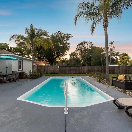 Tropical Retreat With Heated Pool & Firepit Villa